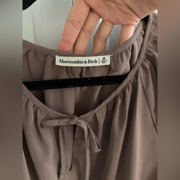 A&F tie up blouse - Picture 2 of 5